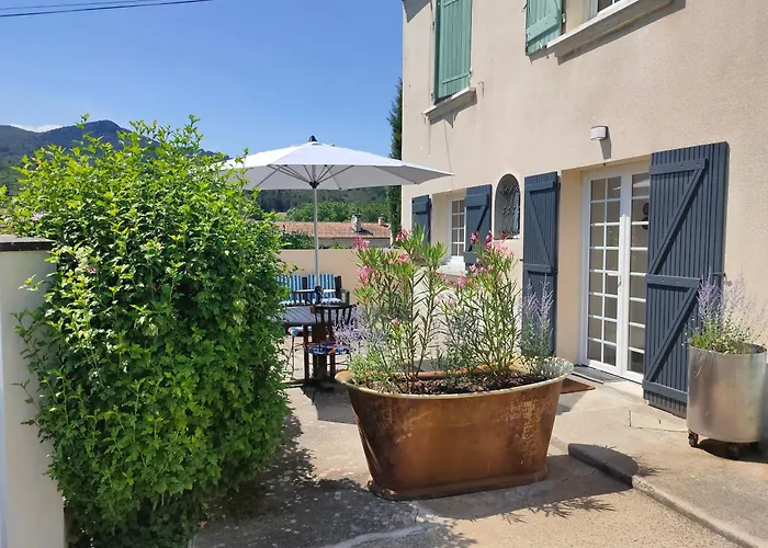 Apartament Coste De Laval *